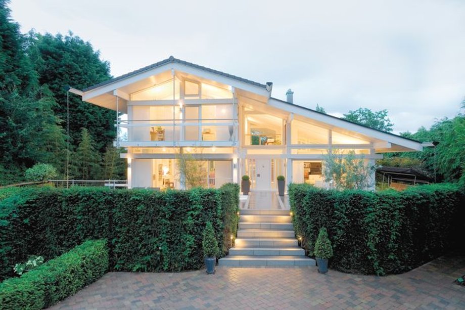 EFH-Huf-Haus-Surrey-GB.jpg